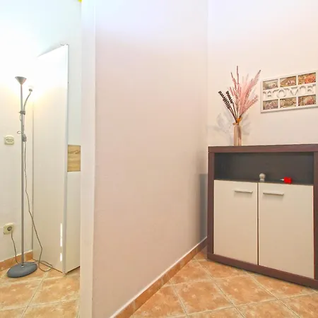 Sandra 1335 شقة *