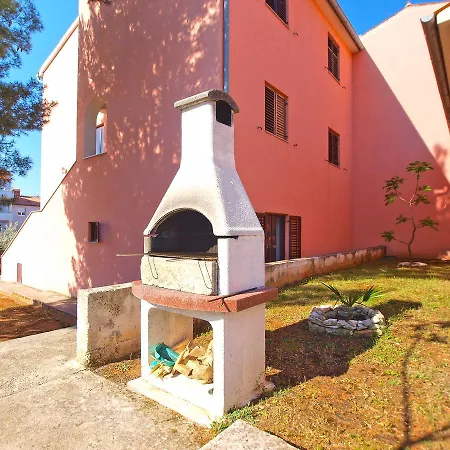 Sandra 1335 아파트