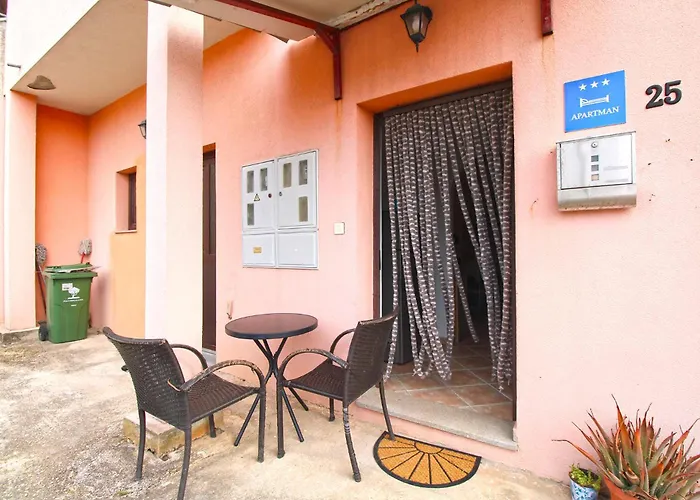 Sandra 1335 Apartman Póla